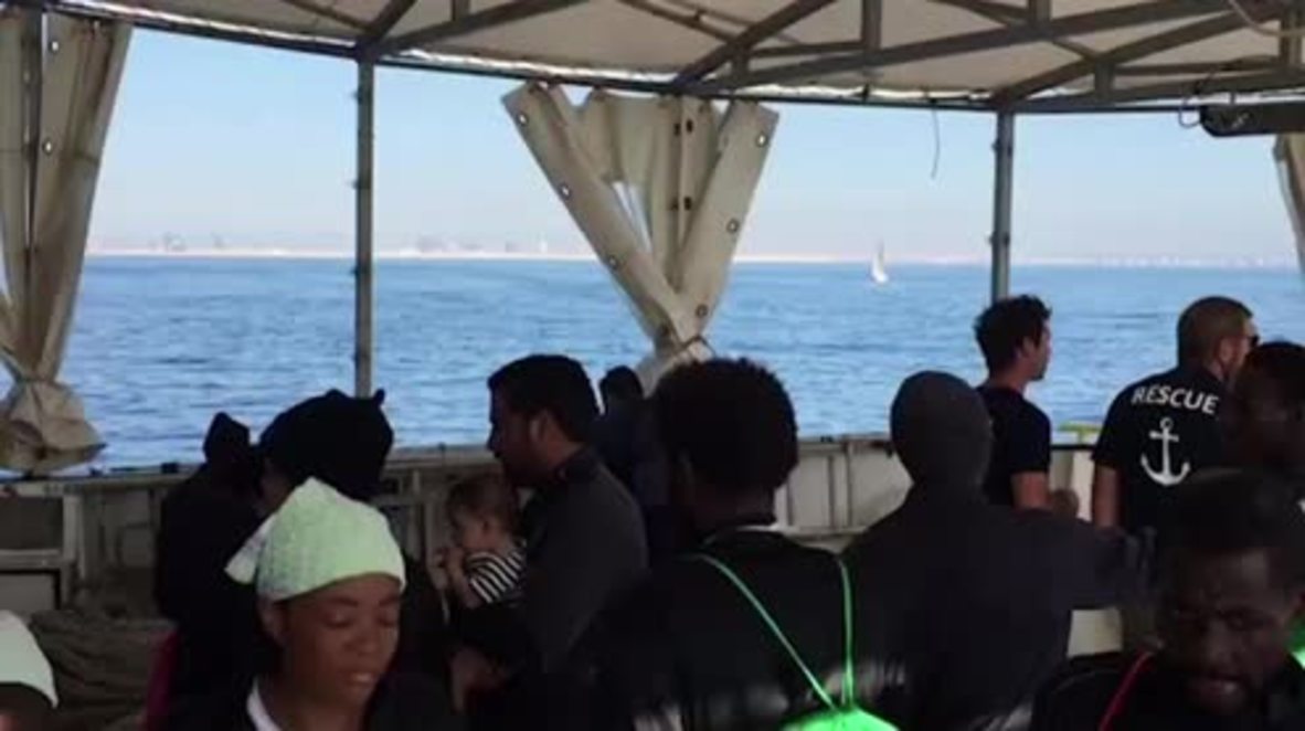 Spain: Migrants leave Aquarius upon docking in Valencia port