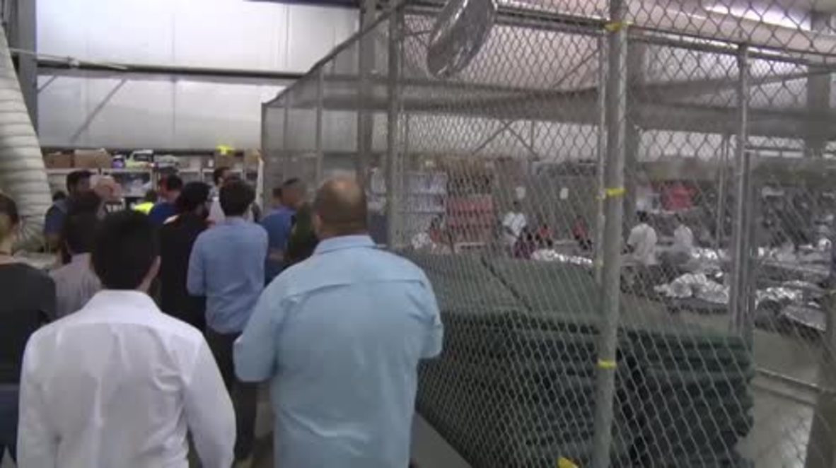 USA: Migrant children kept 'in cages' at juvenile detention centre