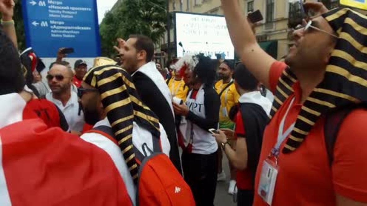 Rusia: Aficionados egipcios llenan las calles de San Petersburgo antes del partido contra Rusia