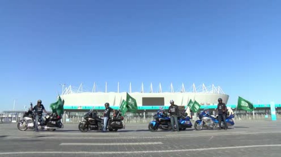 Russia: Saudi riders! Four hardcore fans follow their team to Russia on bikes