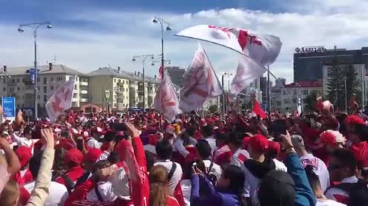Rusia: Aficionados peruanos llenan Ekaterimburgo y la impregnan de una atmósfera festiva