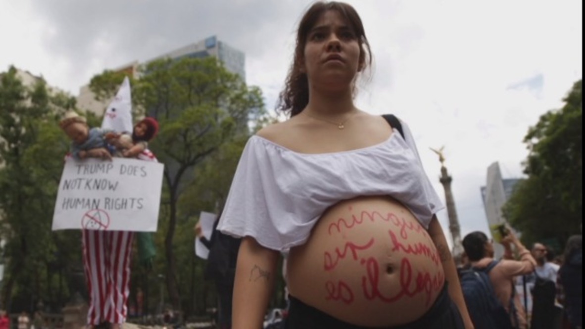 Mexico: Hundreds protest despite Trump's family separation U-turn