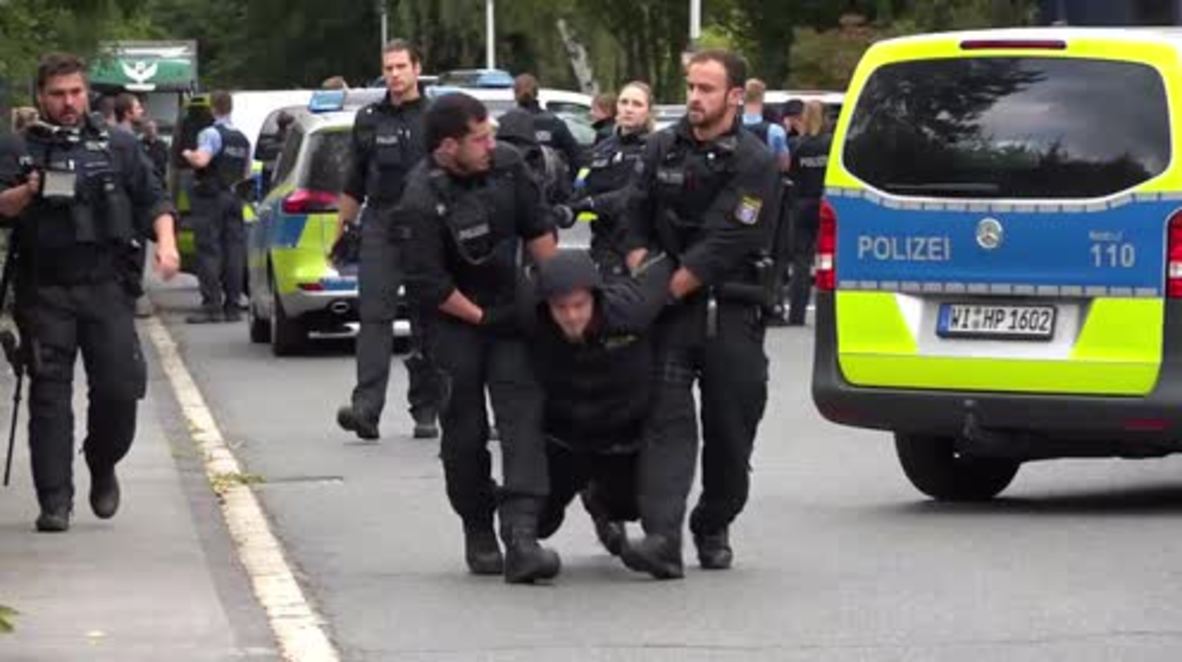 Germany: Major police op. removes protesters outside Darmstadt deportation facility