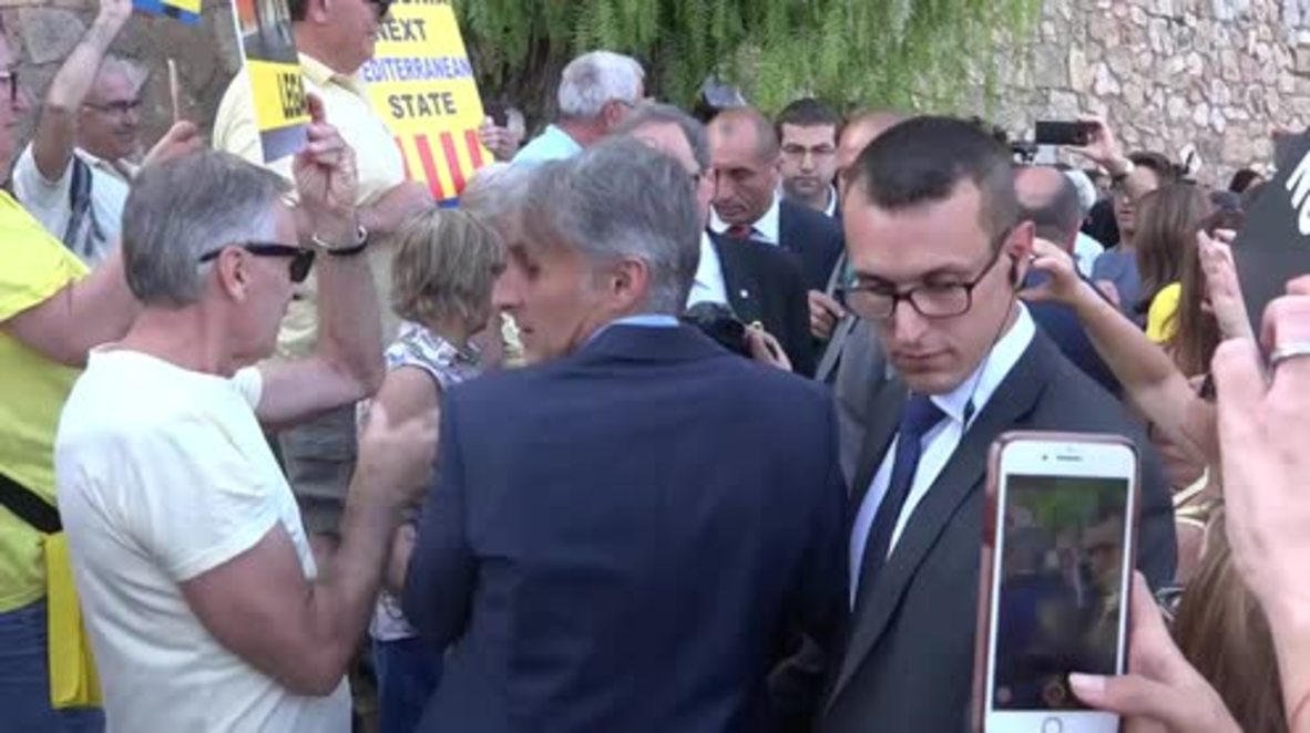 España: '¡Muerte a los Borbones!' - Tarragona protesta contra la visita del Rey Felipe