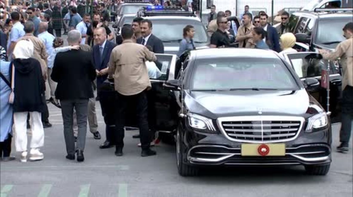 Turkey: Erdogan casts vote in decisive general elections