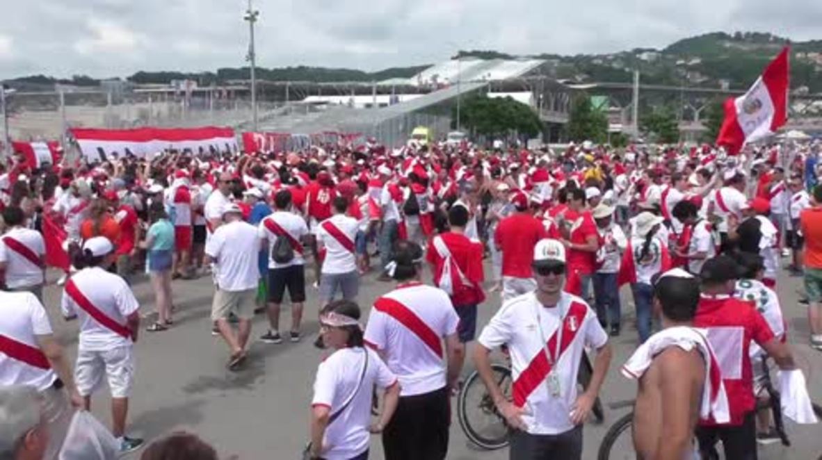 Russia: Peru fans in full voice ahead of Australia match in Sochi