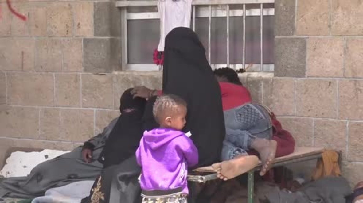 Yemen: 'Death is around us' - displaced Hodeidah families find shelter in Sanaa school
