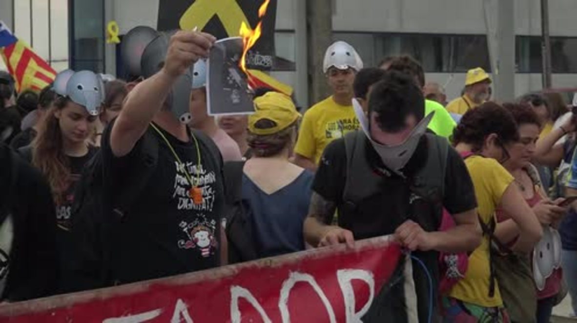 Spain: King's visit to Girona met with protest and count-protest