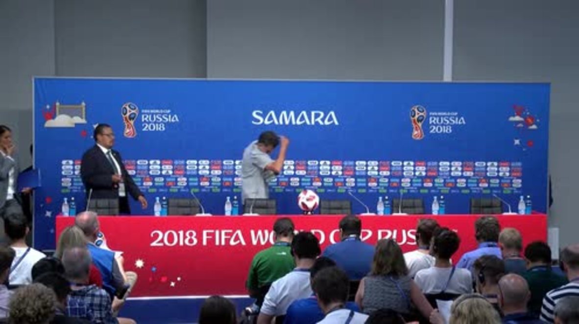 Russia: Mexico coach slams Neymar for 'clowning'