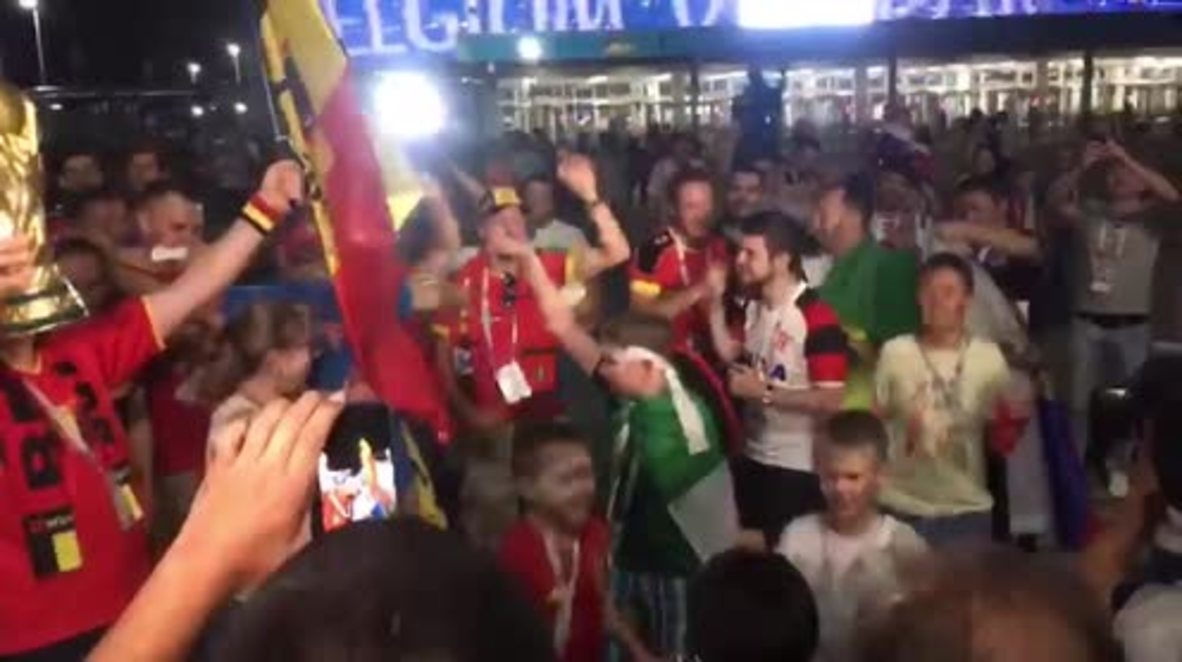 Rusia: '¡Lo siento, cariño! ¡Me quedo aquí!' – Los hinchas de Bélgica felices tras la victoria por 3 a 2
