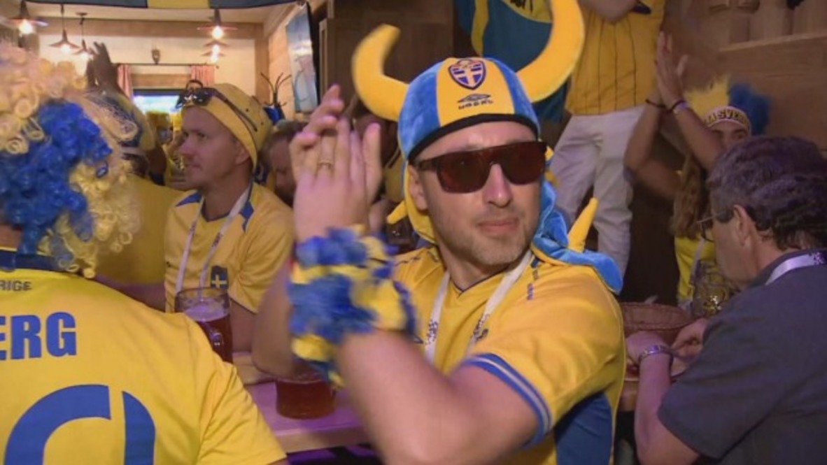 Rusia: Los hinchas suecos muestran su buen humor antes del partido contra Suiza