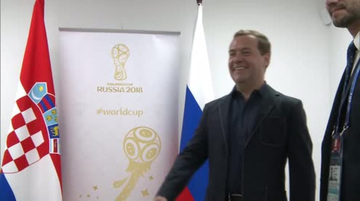 Rusia: La presidenta croata elogia la "diplomacia del fútbol" en su reunión con Medvedev