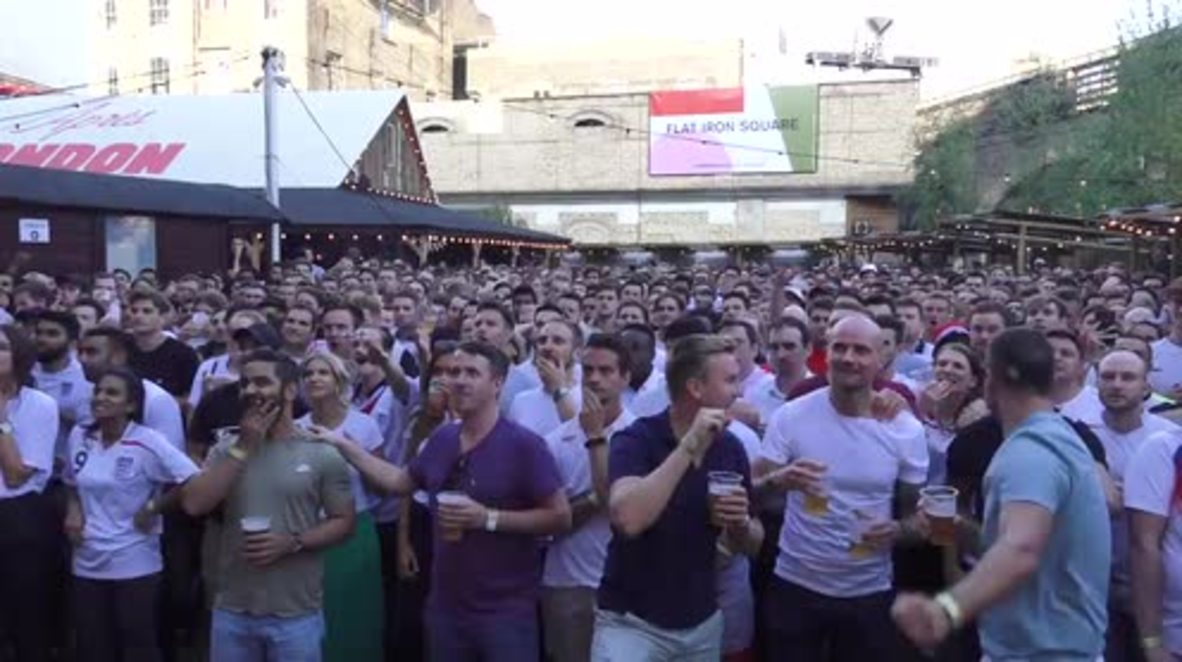 Reino Unido: Hinchas se vuelven locos tras gol de Inglaterra en el partido contra Croacia en la semifinal