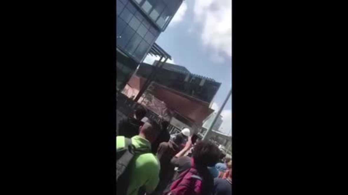 Mexico: Newly opened shopping mall collapses