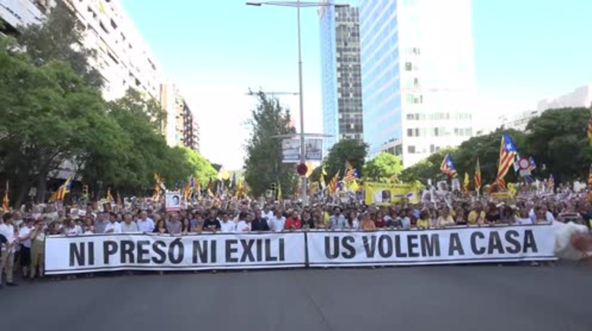 España: Marcha de solidaridad con los políticos catalanes encarcelados en Barcelona