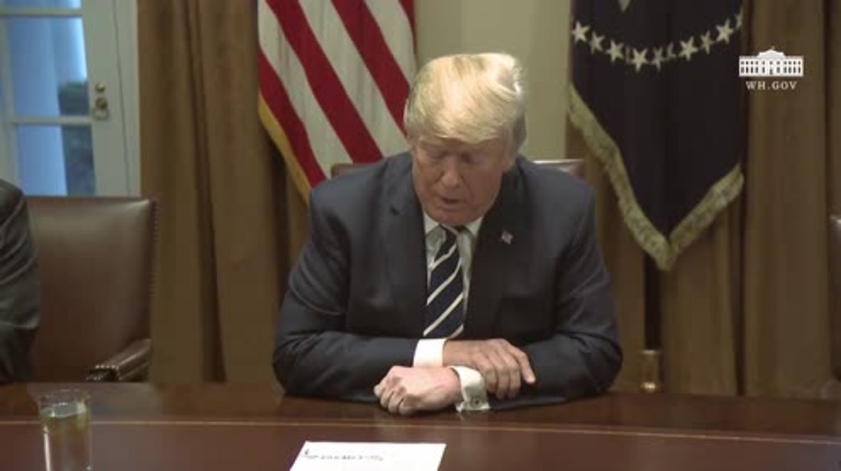 USA: White House goes dark as Trump says he has 'full faith' in US intelligence
