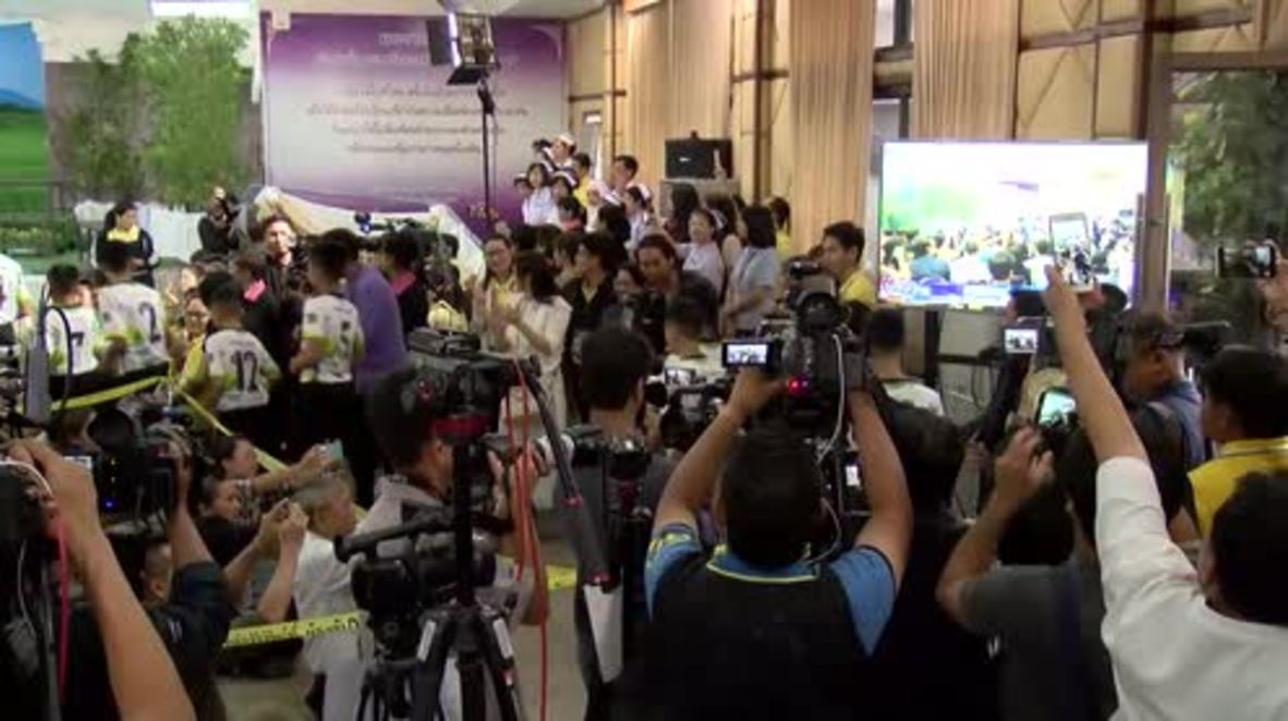 Thailand: Thai boys recount being trapped in the cave without food