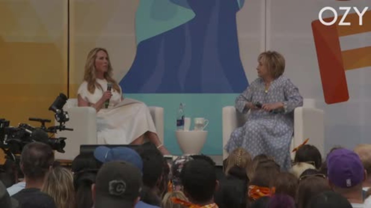 EE.UU.: Clinton dice que el objetivo de Putin es sembrar "disensión e inestabilidad en las democracias