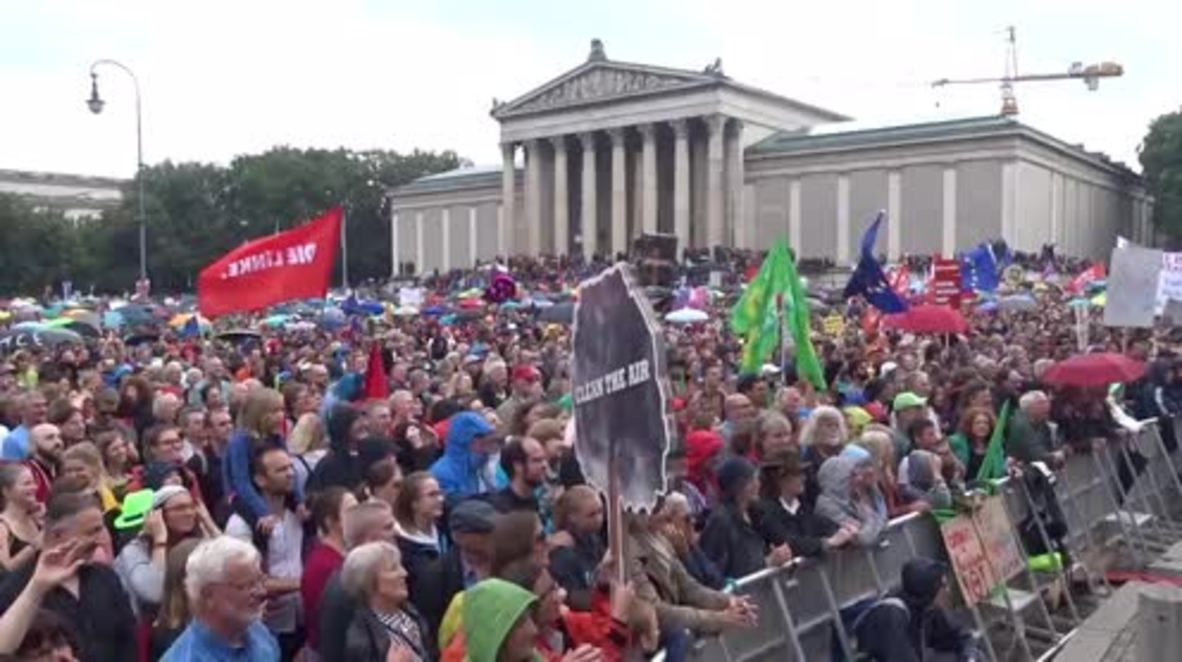 Germany: Thousands flood Munich to protest CSU policy