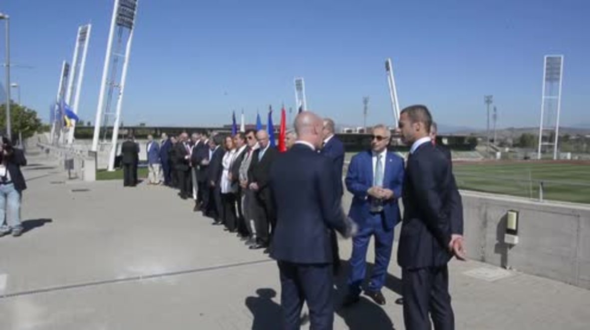 España: Infantino de la FIFA y Ceferin de la UEFA reunidos en la convención del fútbol español