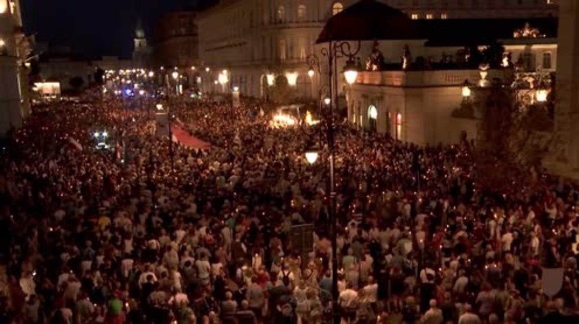Polonia: La Policía usa gases lacrimógenos en las protestas contra la reforma judicial