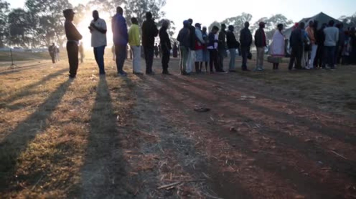 Zimbabue: Los votantes acuden a las urnas en las primeras elecciones presidenciales después de la dimisión de Mugabe
