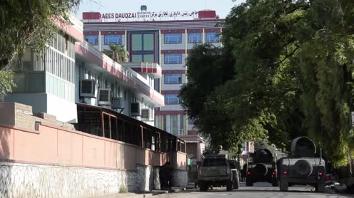 Afganistán: 15 muertos tras atentado suicida y asedio de seis horas en Jalalabad