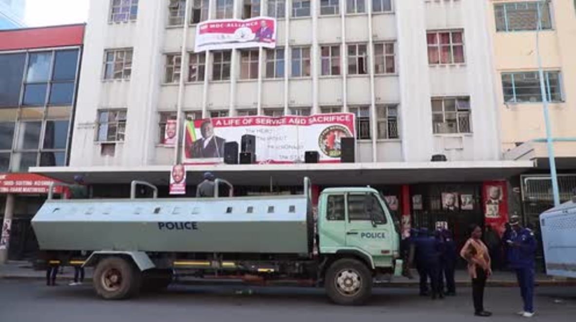 Zimbabwe: Police raid party HQ as death toll from clashes rises to six