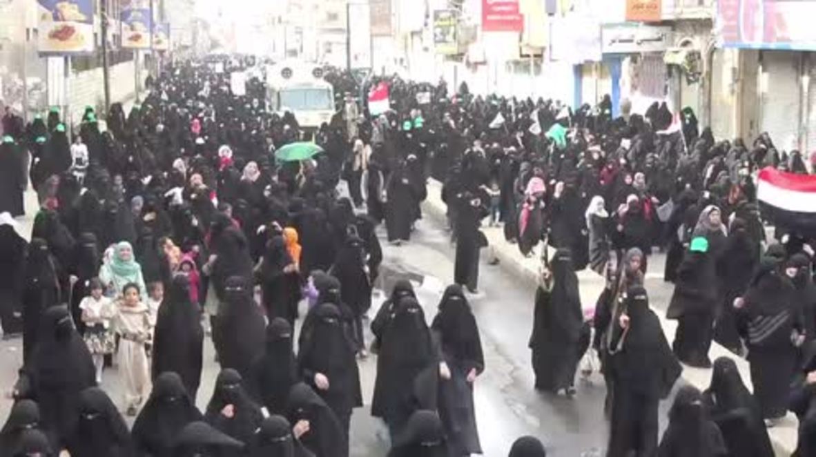 Yemen: Women's march against Saudi-led airstrikes held in Sana'a