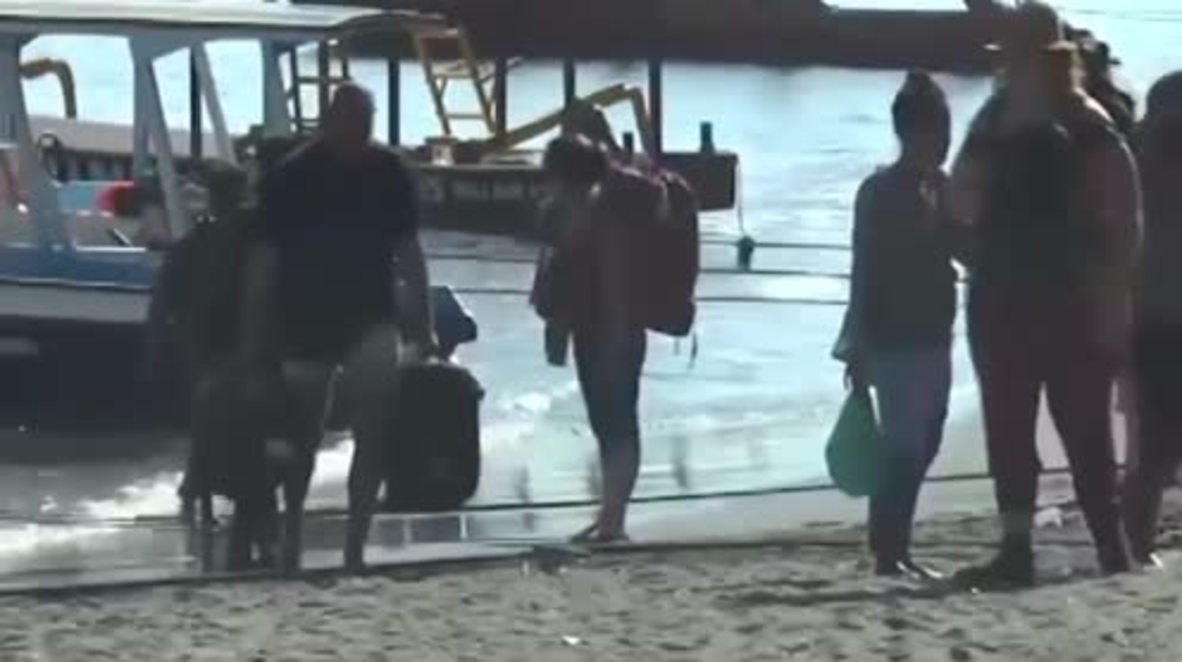 Indonesia: Tourists flee Gili Trawangan island after deadly quake rocks Lombok