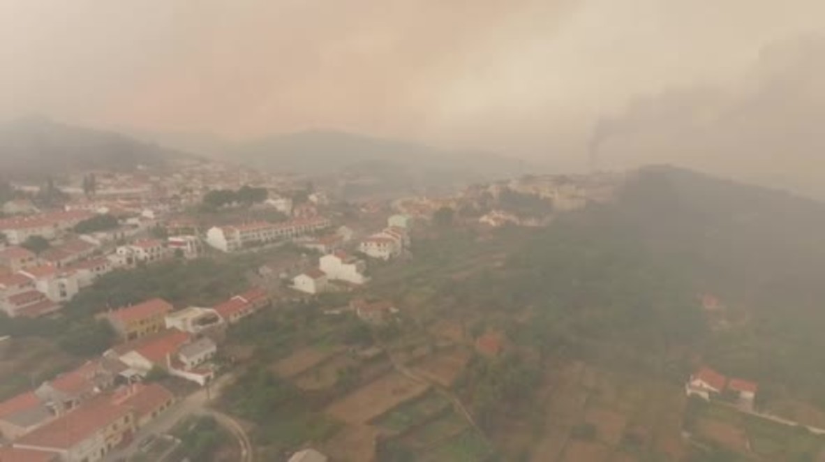 Portugal: El humo de los incendios forestales cubre la costa sur de Portugal