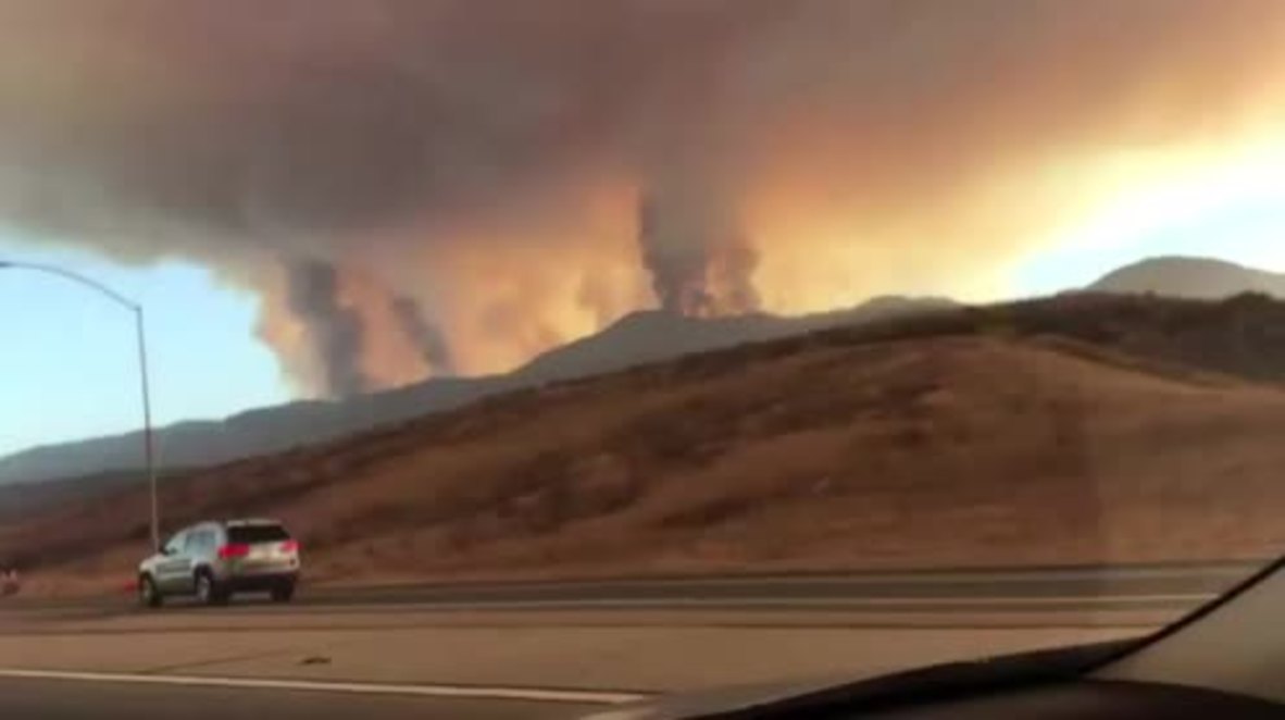 USA: 'Holy Fire' rips through southern California