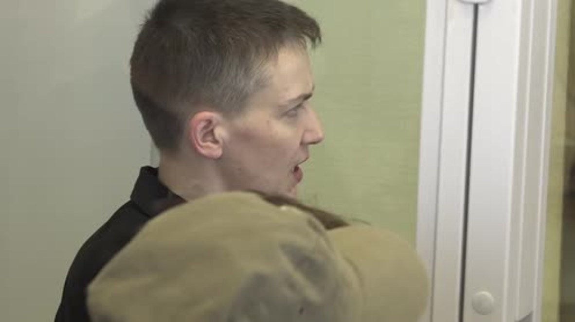 Ucrania: Savchenko permanecerá tras las rejas