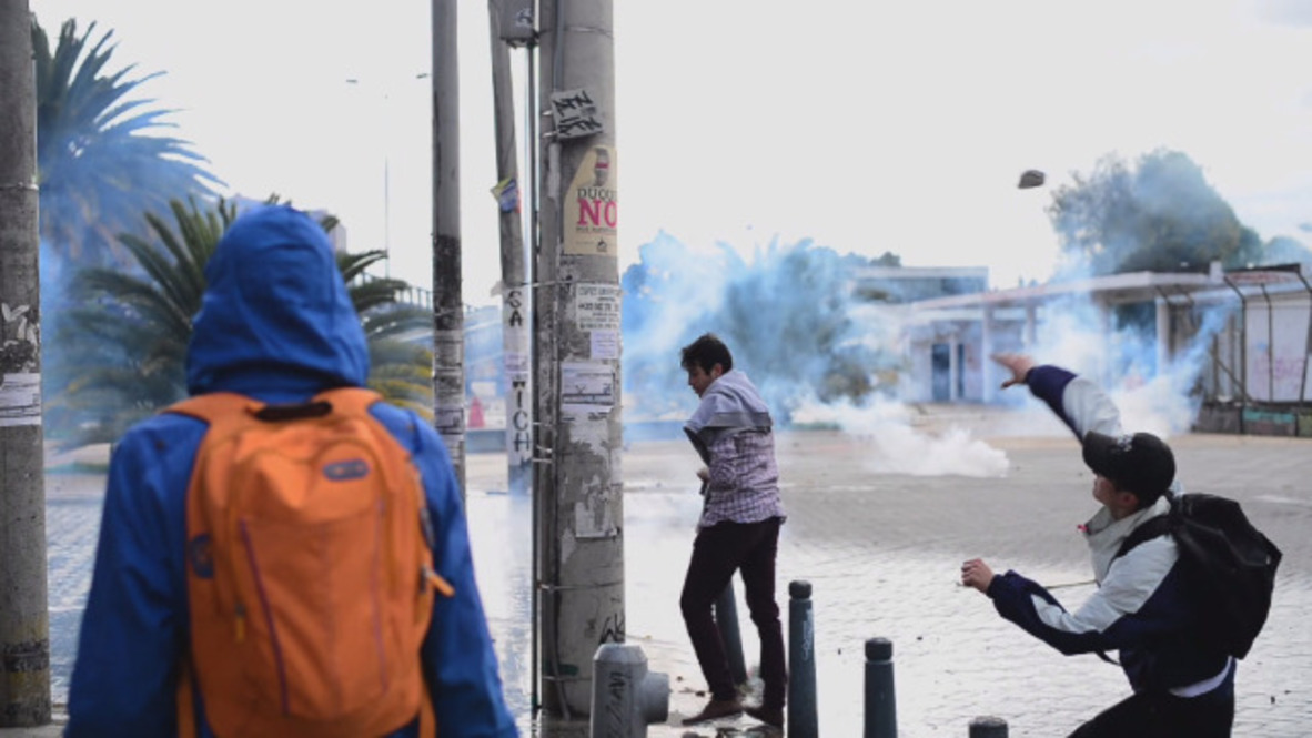 Colombia: Fuertes disturbios en la Universidad de Bogotá en medio de protestas de encapuchados