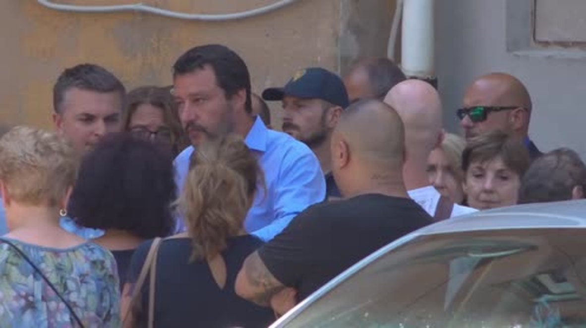 Italia: Salvini visita la morgue de Génova mientras que las autoridades locales prometen nuevas casas