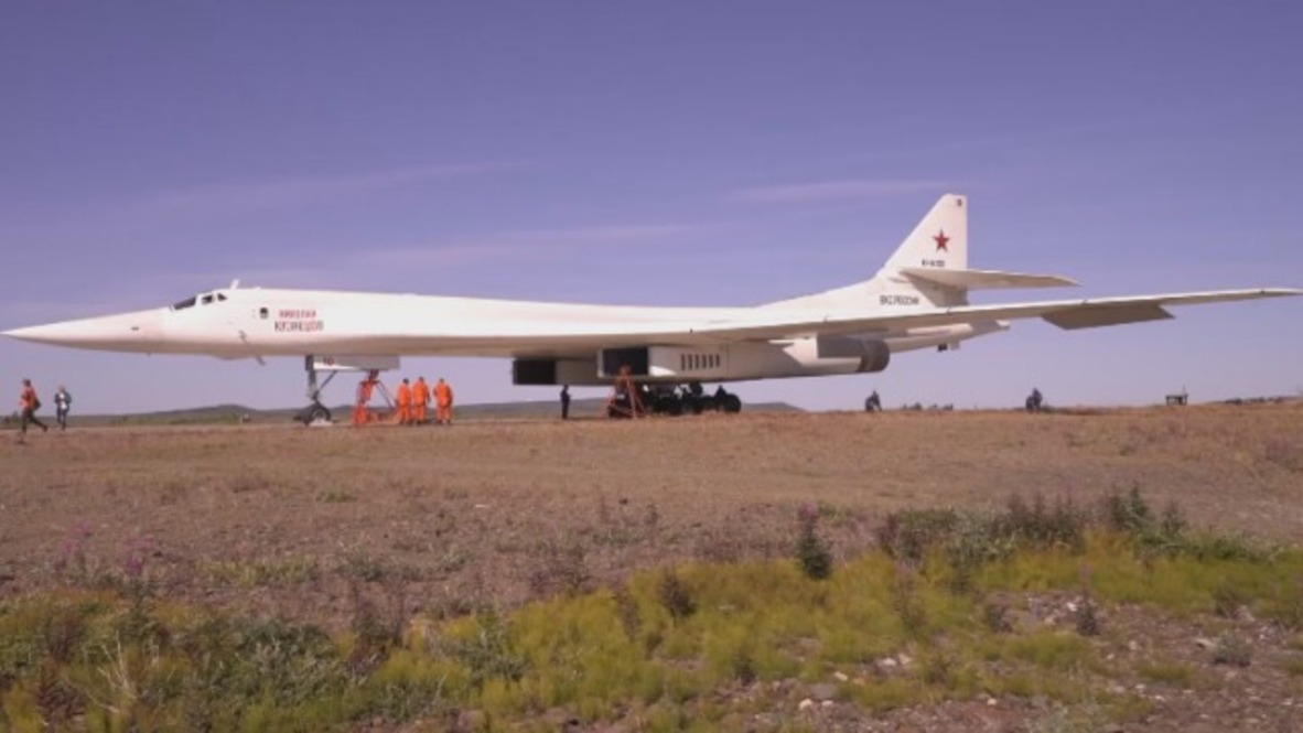 Russia: Strategic bombers land in Arctic aerodrome for first time