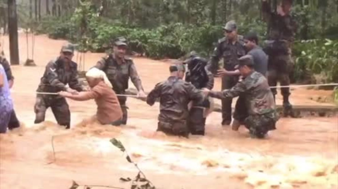 India: Ejército rescata a damnificados de las inundaciones en Kerala