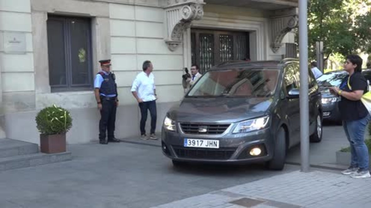 España: El presidente catalán celebra una reunión antiterrorista tras ataque con cuchillo en Cornellá