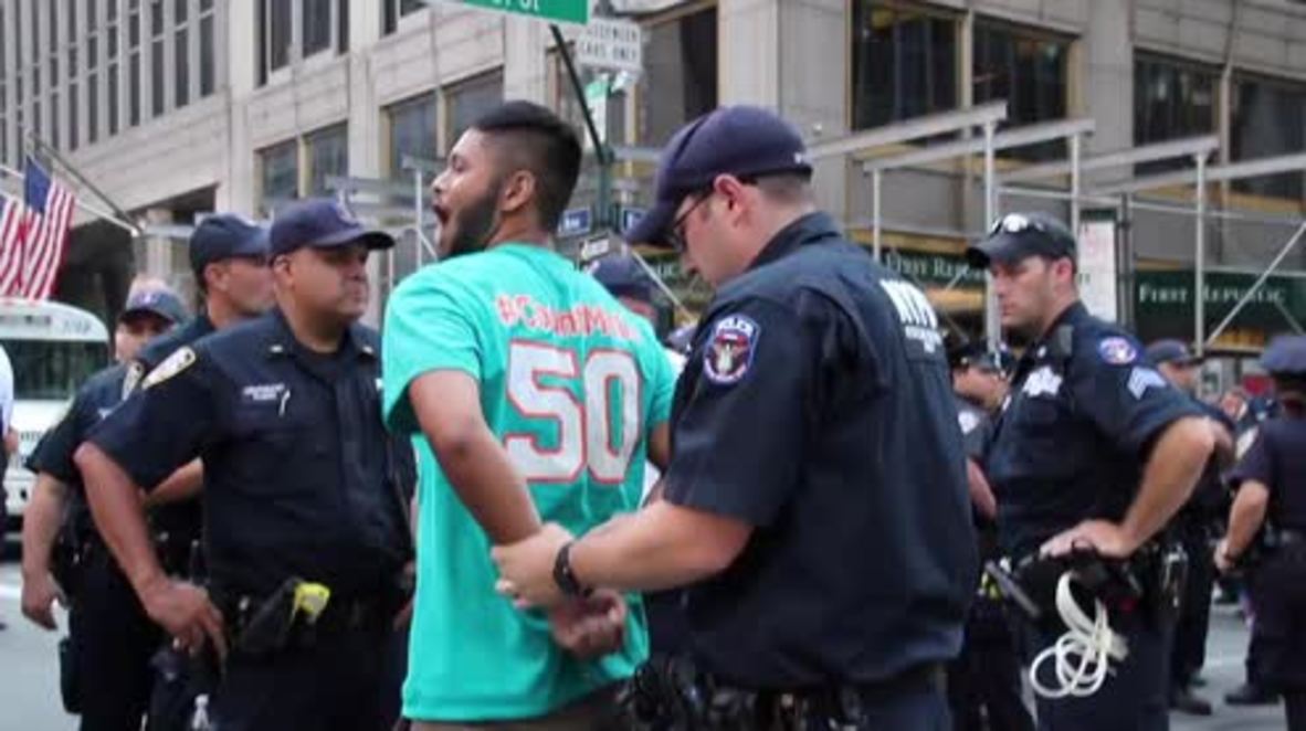 USA: Several arrested as NY union workers protest against Stephen Ross