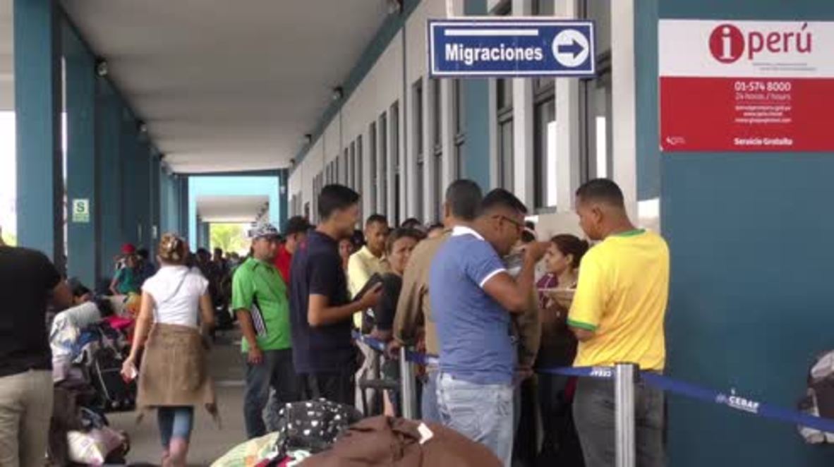 Peru: Venezuelan migrants rush to beat new passport rules
