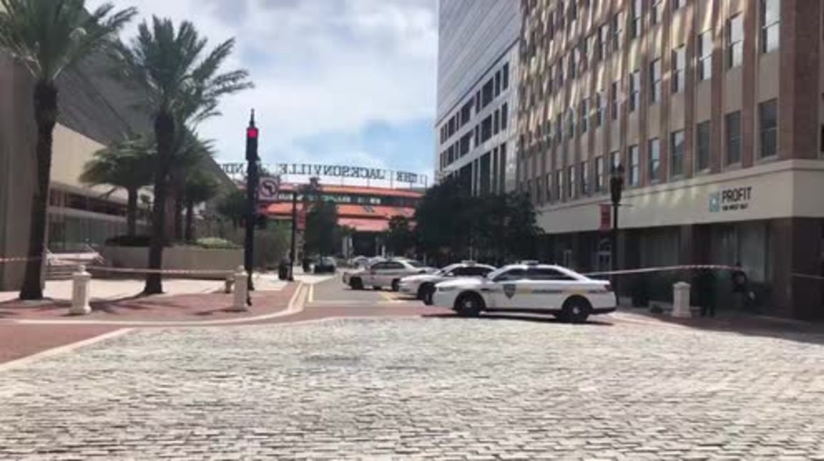 EE.UU.: La policía bloquea los accesos a un centro comercial en Jacksonville tras un tiroteo mortal durante un torneo de videojuegos