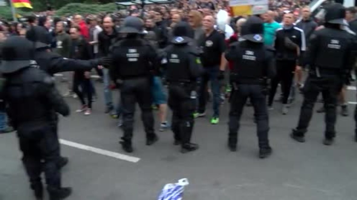 Germany: Several injured in Chemnitz as anti-migrant riots turn chaotic
