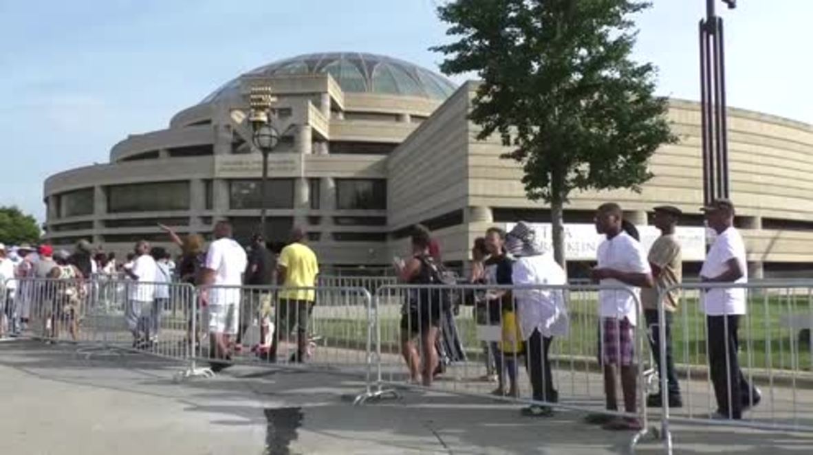USA: Crowds bid last farewell to Queen of Soul Aretha Franklin