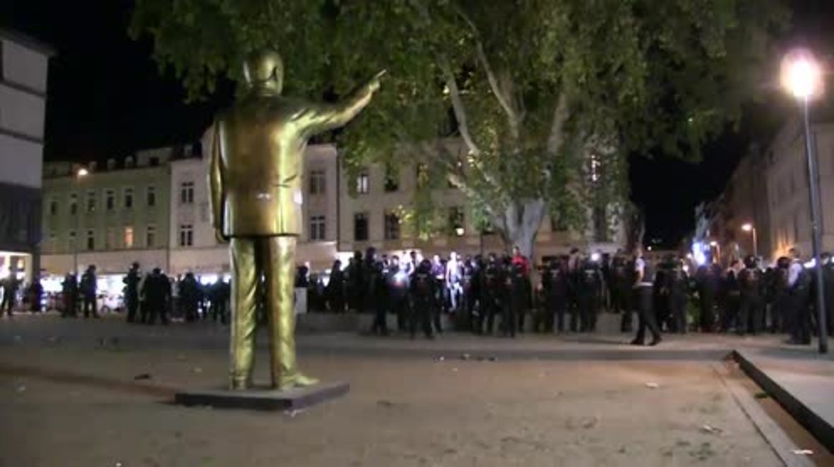 Alemania: Retiran la estatua de Erdogan de Wiesbaden para garantizar la "seguridad