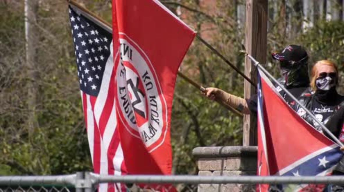 USA: Counter-protest dwarfs 15-strong Ku Klan Klan rally in Indiana