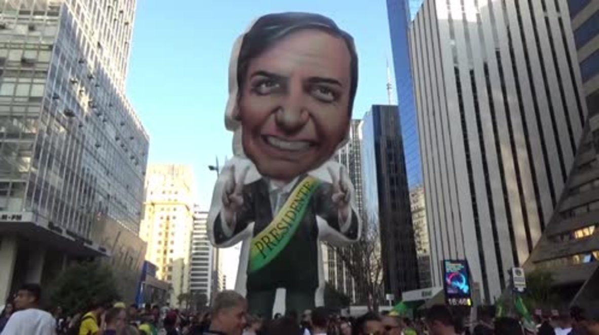 Brasil: Simpatizantes del candidato derechista Jair Bolsonaro salen a la calle en Sao Paulo para mostrarle su apoyo