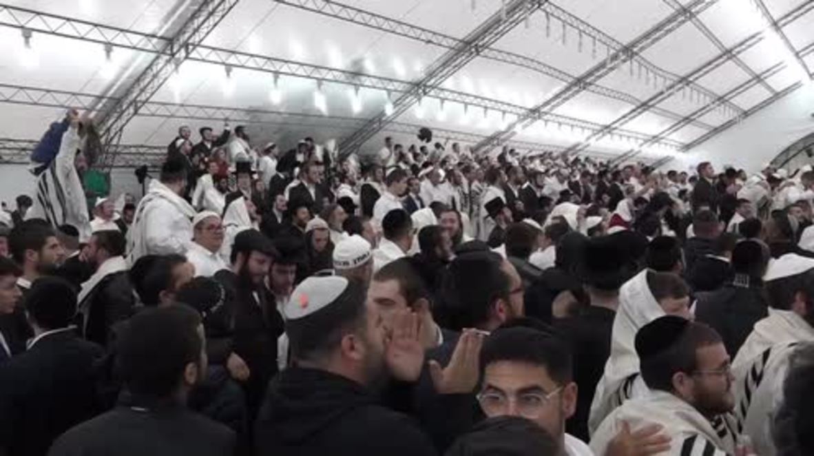 Ucrania: Miles de peregrinos jasídicos celebran en Uman el Rosh Hashaná, el Año Nuevo judío
