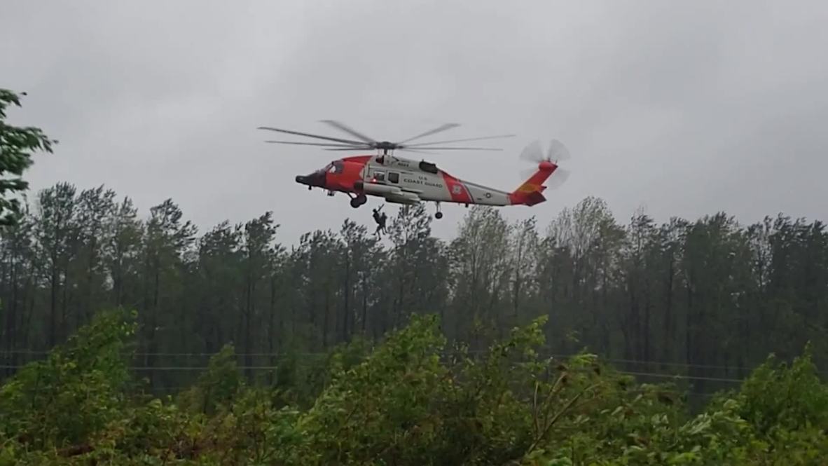 EE.UU.: Varias personas son evacuadas en helicóptero tras el paso del huracán Florence por Carolina del Norte