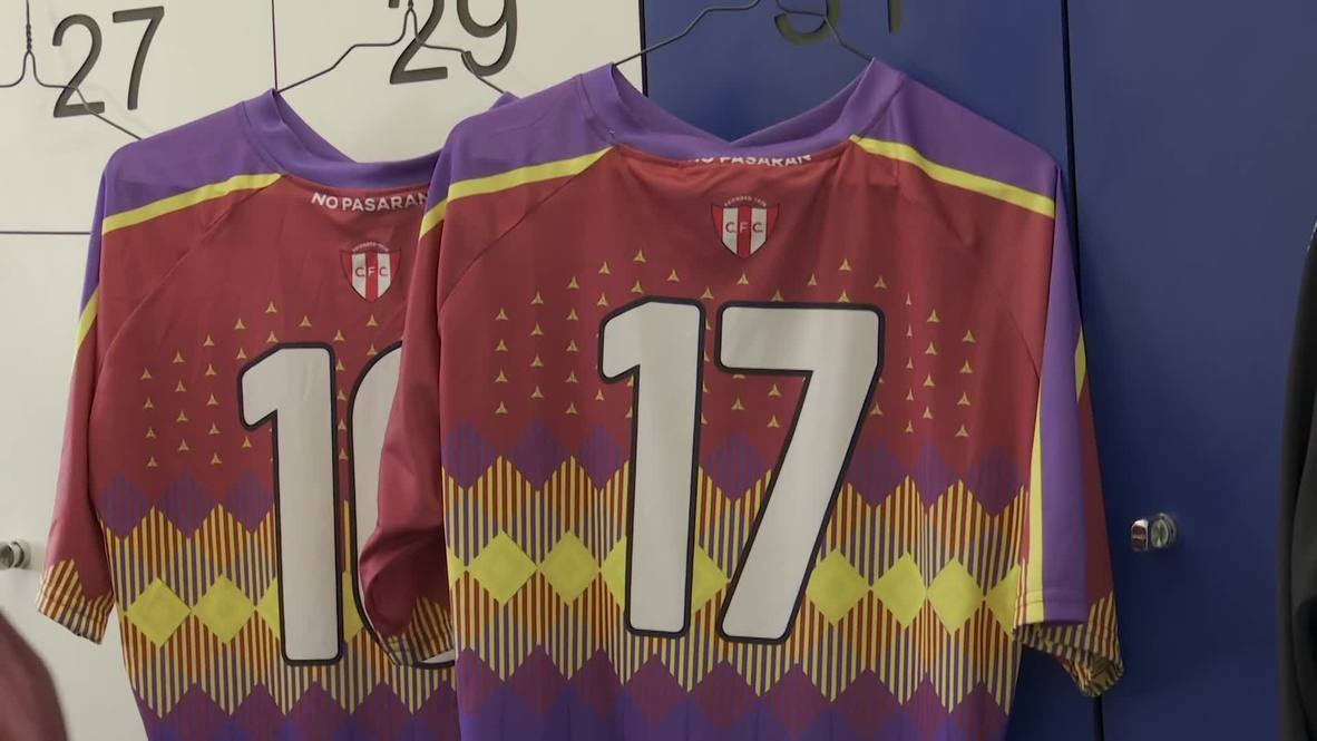 Reino Unido: Un club de Londres gana fama internacional por su camiseta antifascista con el mensaje "¡No Pasarán!