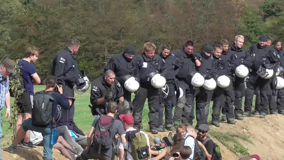 Alemania: Activistas se enfrentan con la policía en Hambach